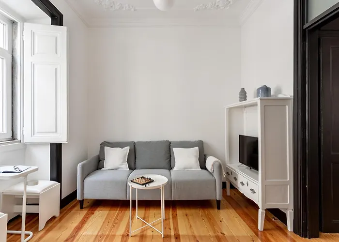 Pateo Renato Baptista 2-Br In Arroios
